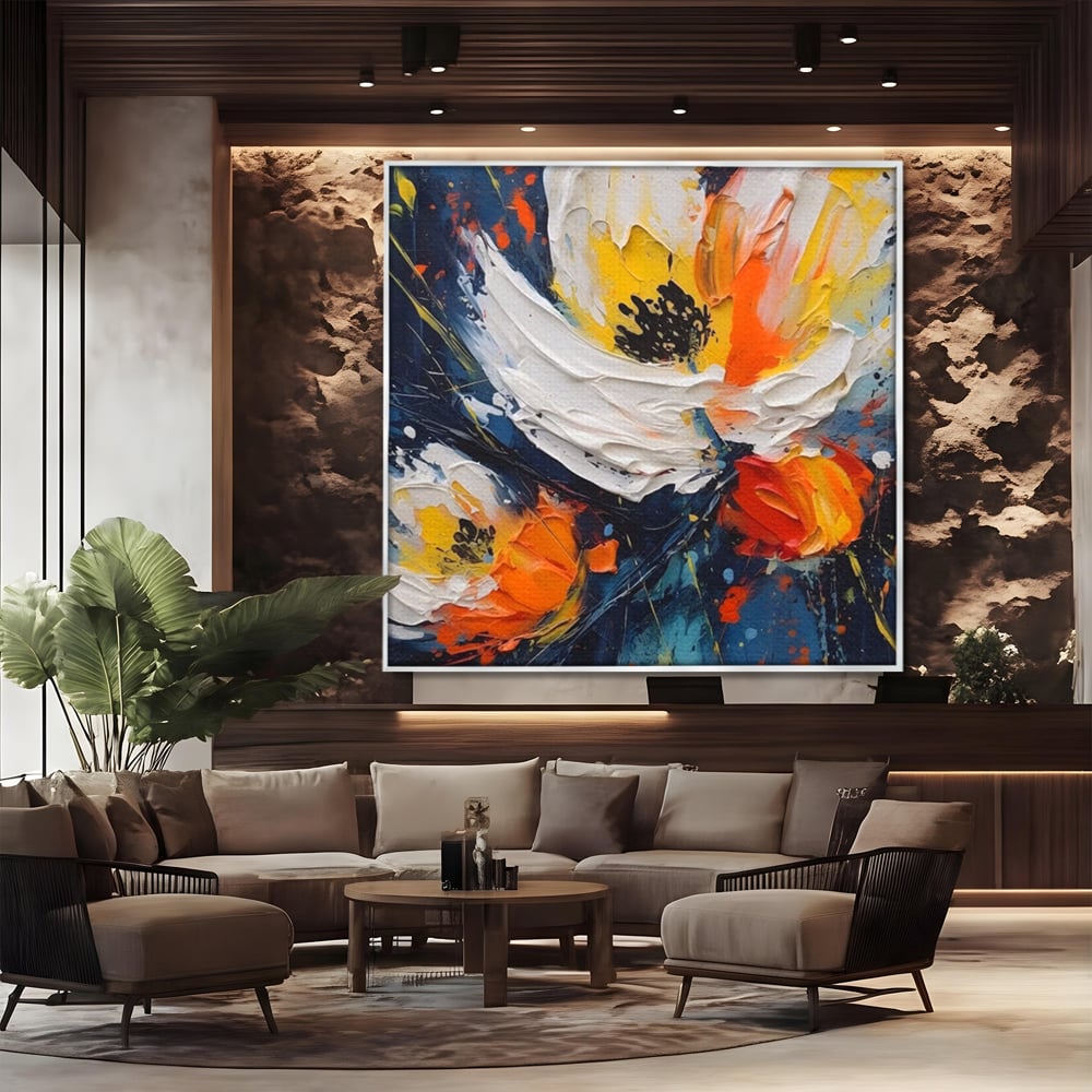Tablou canvas cu pictura abstracta cu flori texturate, in rama de aluminiu argintiu, pe perete intr-un birou